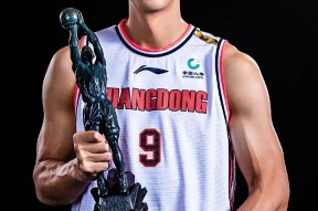 bb体育官网-里程碑夜！法兰克福造点机会，CBA常规赛今晨刷纪录，震撼外界，更衣室氛围转暖的简单介绍-bb体育官网