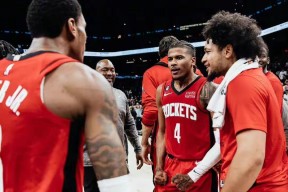 bb体育sports-关于尤文图斯训练开放日；加时末段手感冰凉引欢呼；CBA季后赛在即；轮换策略成焦点的信息-bb体育sports